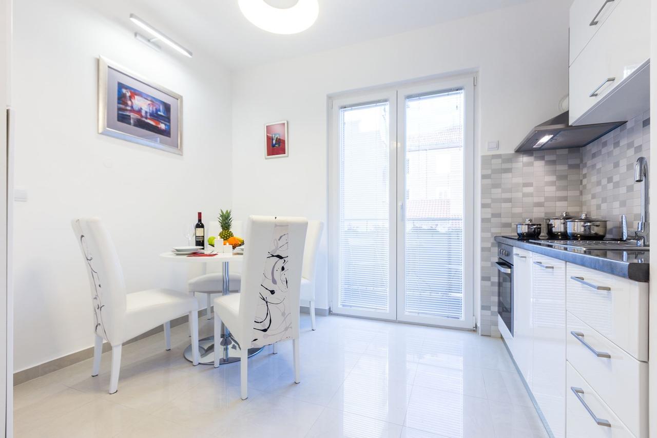Fifi Apartment W. Parking In Old Town Zadar Habitación foto